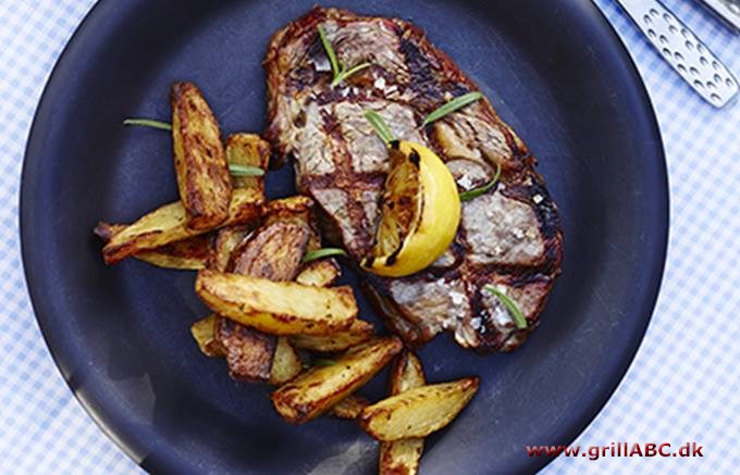 Steaks med fritter og estragon-mayo