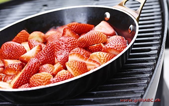 Jordbær Romanoff - Grill style
