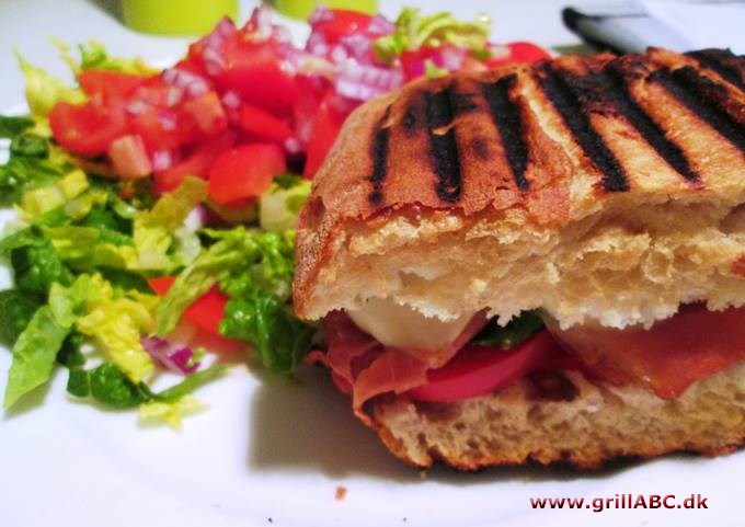 Sandwich med Serrano og Mozzarella