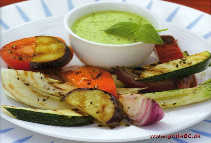 Grillede grønsager med pestodip