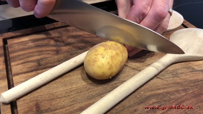Hasselback kartofler
