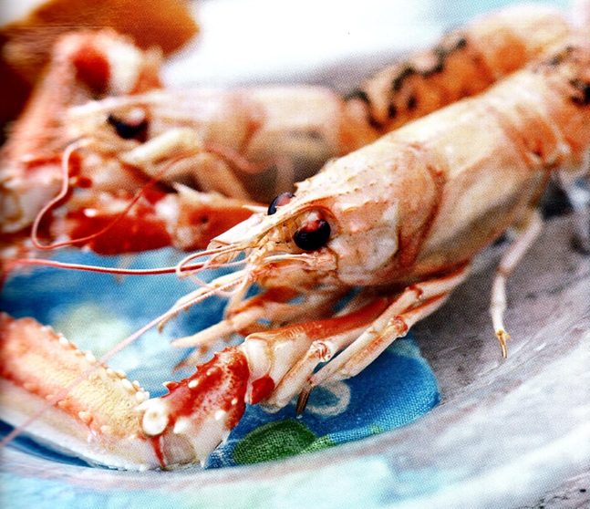 Grillede jomfruhummere med flute og citronbåde