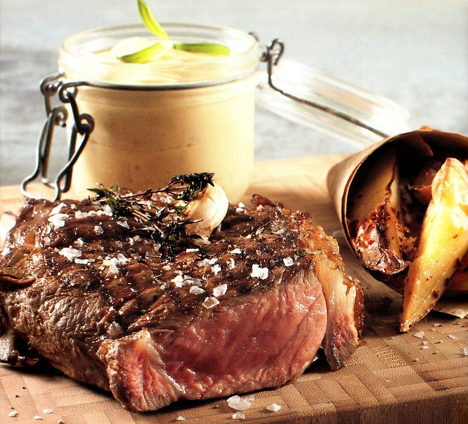 Côte de boeuf med bagt kartoffel og bearnaise