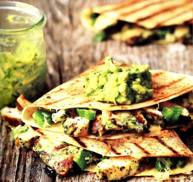 Kyllinge- og chili-quesadillas med guacamole