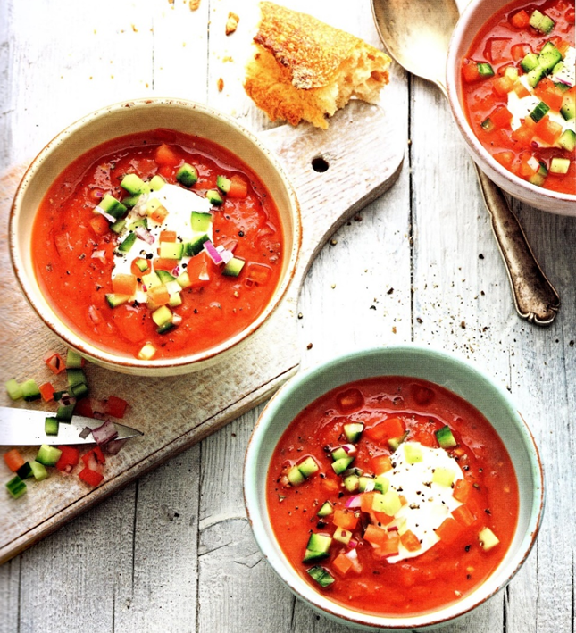 Kølig gazpacho af grillede grønsager